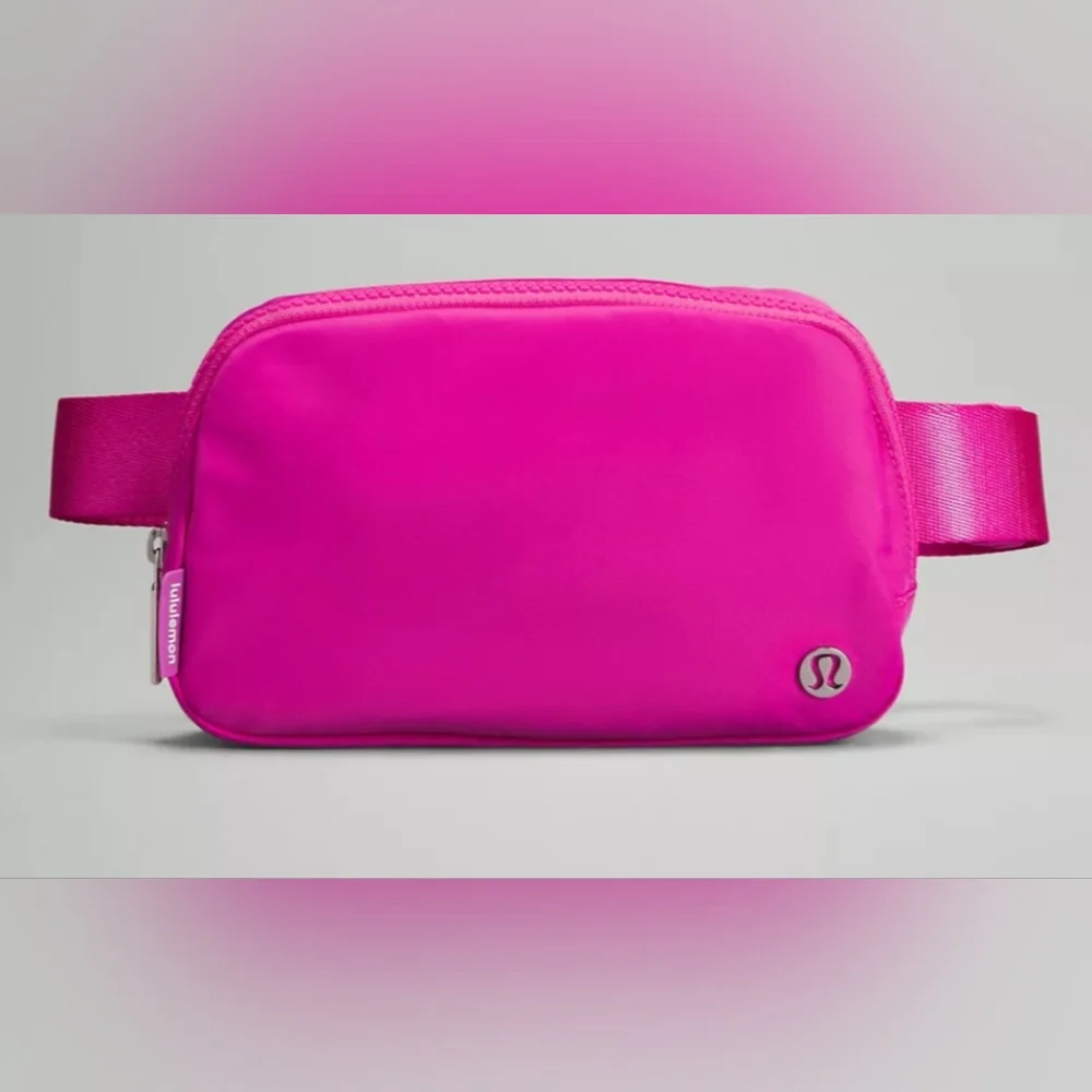 NEW! Lululemon Everywhere Beltbag 1L Sonic Pink! - Picture 1 of 9